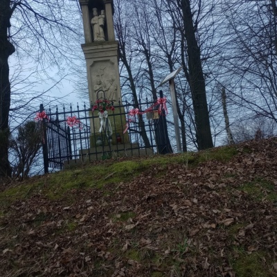 piękne przydrożne kapliczki